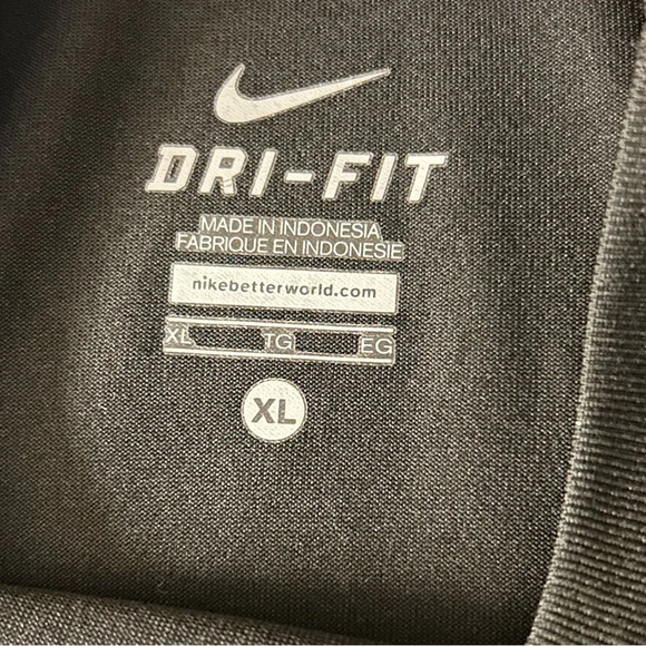 Nike Dri-Fit Short Sleeve Tee - Picture 4 of 4